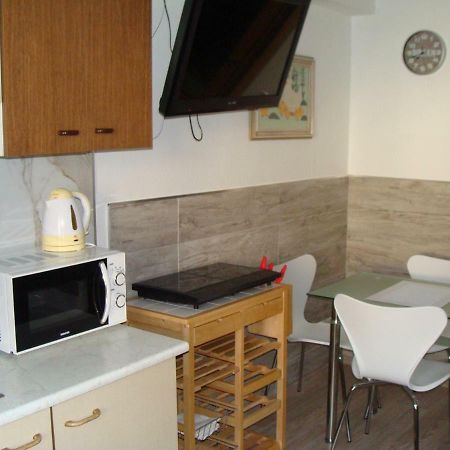 Апартаменти Apartman Polni 930 Глубока-над-Влтавою Екстер'єр фото