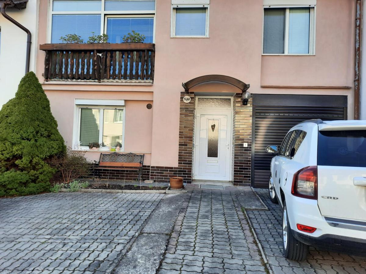 Апартаменти Apartman Polni 930 Глубока-над-Влтавою Екстер'єр фото